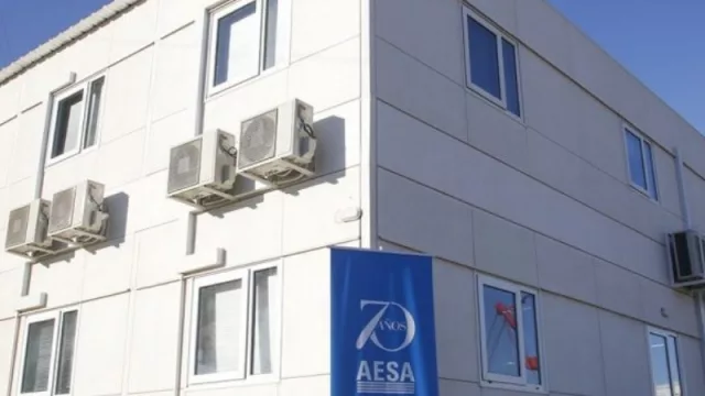 Detalles de la nueva sede de AESA (subsidiaria de YPF) en Centenario