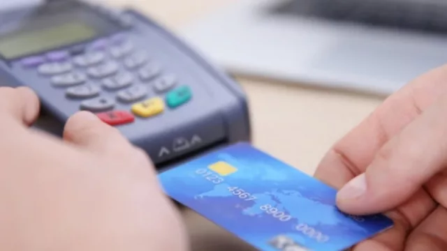 En menos de dos meses será obligación la tarjeta de débito para operaciones comerciales