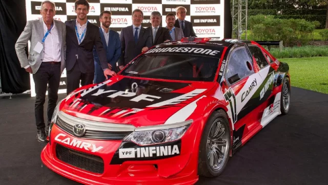 Toyota recomienda YPF (se podrá alquilar autos en las estaciones)