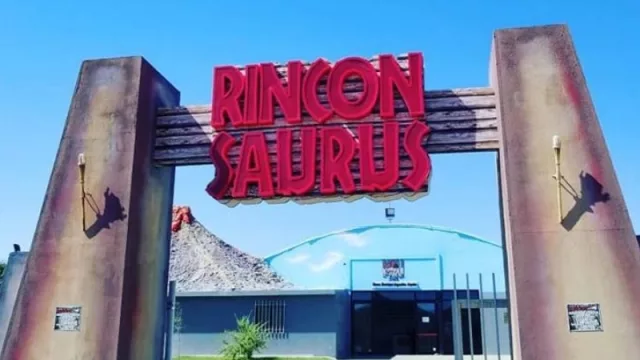 “Rinconsaurus” el otro atractivo turístico con parque de dinosaurios   