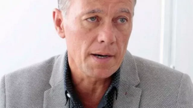 Tecnología LED en paradas de colectivos (más datos útiles para la “muni” de Neuquén)