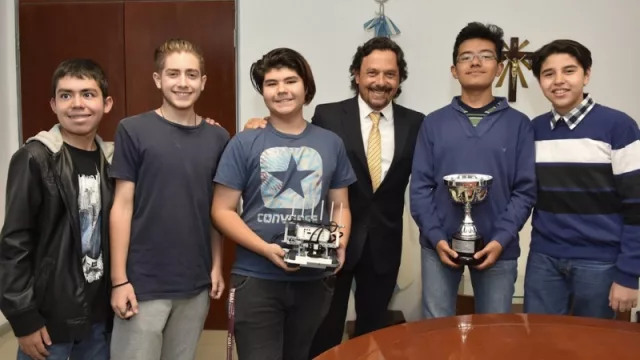 ¡Necesitan ayuda! Salteños ganadores del concurso de robótica sueñan con Australia