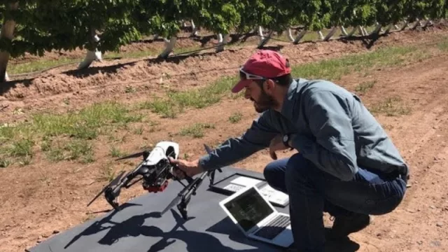 Axsol Vistas Aéreas y la firma Foto Aérea vuelven con un curso avanzado sobre “Agrimensura con Drones”