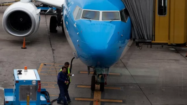 Aerolíneas Argentinas ya “da vuelta” sus 737 en 40 minutos (bajó 20% el tiempo del “turnaround”)