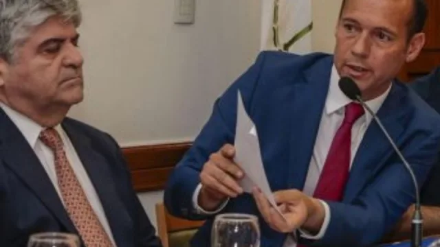 YPF y Petronas invertirán más de 2.300 millones de dólares en La Amarga Chica (desarrollo masivo de shale oil)