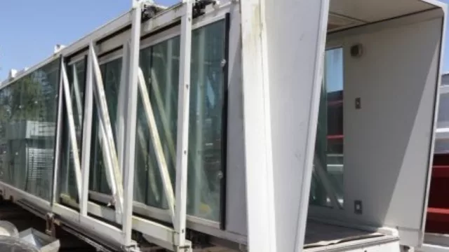 Se moderniza el aeropuerto de Neuquén, mangas telescópicas y nueva sala de embarque internacional