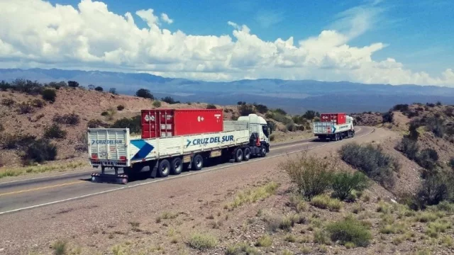 Cruz del Sur aumenta su frecuencia en Neuquén por los “no convencionales”