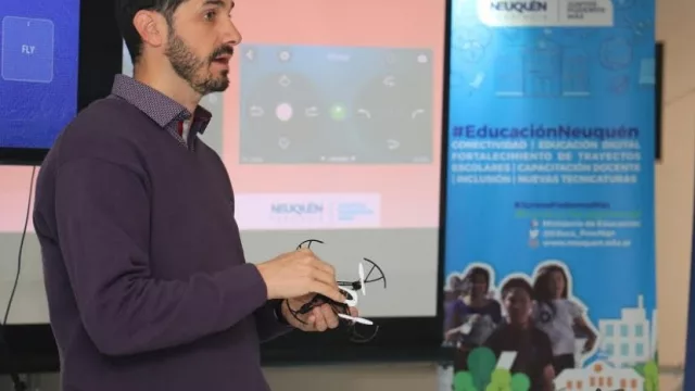 Cristian Sanz de Axsol brindó una capacitación a profesores de escuelas técnicas y agropecuarias