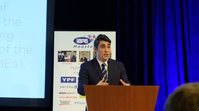 Iguacel expuso en Houston por temas que interesan a “Vaca Muerta”