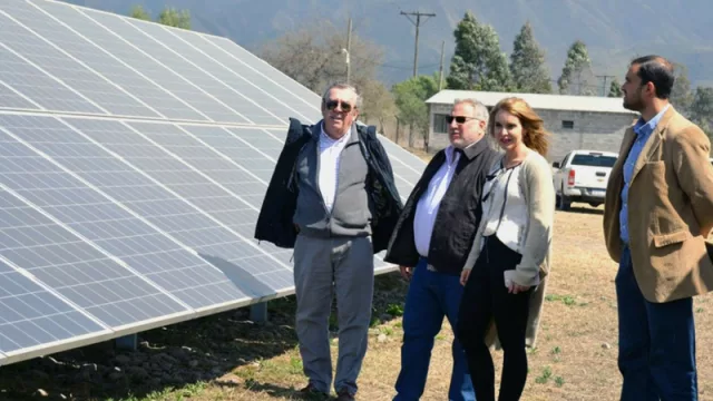 La granja avícola La Montaña, en La Silleta, ya genera electricidad con paneles solares