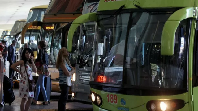 Low cost vs. micros de larga distancia, ¿qué conviene a la hora de viajar desde Tucumán?