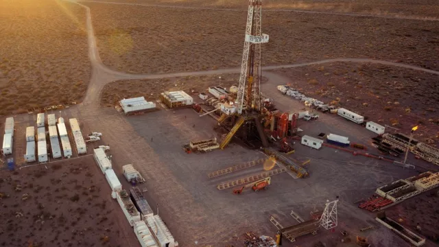 Una “extensa” mesa del sector productivo por Vaca Muerta traerá a los ministros Iguacel y Sica