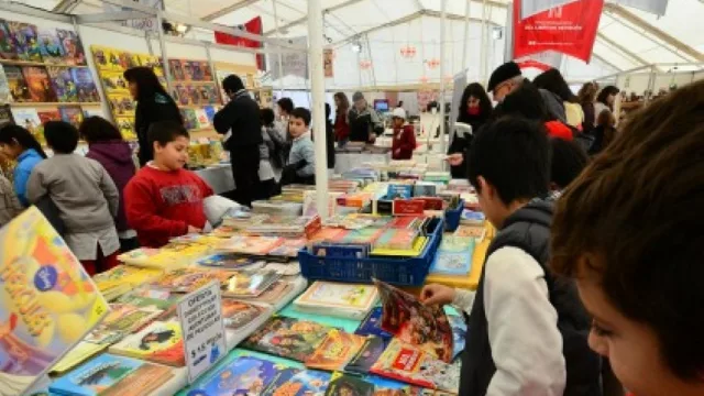 Convocatoria a todos los escritores de la región para la VI Feria Internacional del Libro de Neuquén