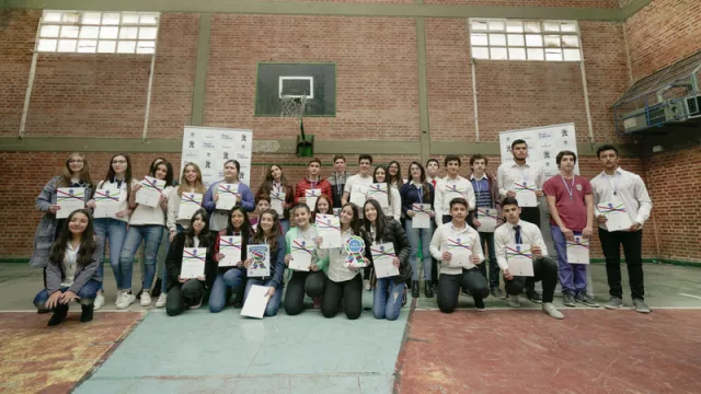 Tecpetrol sigue apostando a la educación junto a la Fundación Hermanos Agustín y Enrique Rocca (entregó becas en Catriel)