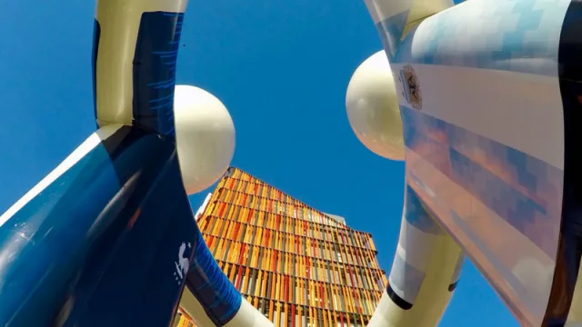 Argentina y Francia se abrazan en Casa Naranja (“dejemos todo, menos de jugar”)