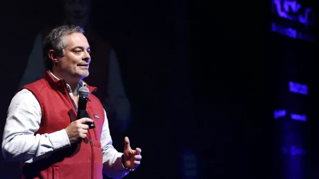 Santiago Pinto Escalier en la tercera Fuckup Nights: un "emprendedor serial” en Neuquén