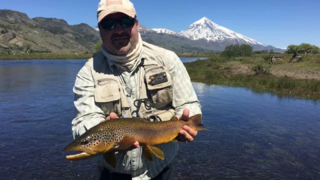 “Casteando Sabores” en busca de la trucha trofeo en el cierre de la temporada de pesca