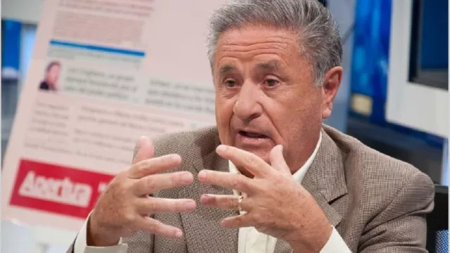 Duhalde: "Por 15 años no hay que tomar más gente en el Estado y el problema se resuelve solo"