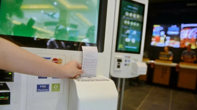 Llegó “Extra Cash” a Neuquén: ahora la alternativa para obtener dinero en efectivo también está en McDonald’s