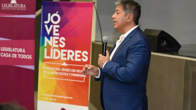El Programa Jóvenes Líderes, Políticos y Comunitarios se fortalece como formación y espacio de análisis