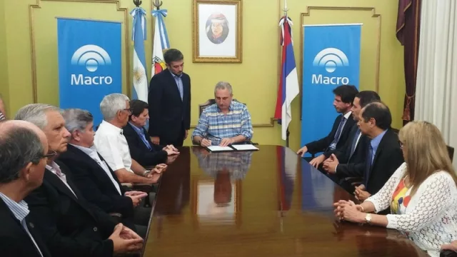 Misiones: el Banco Macro financiará la construcción de casas de madera con $200 M