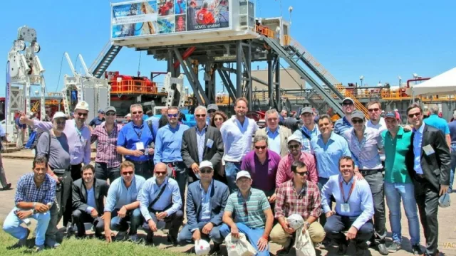 Houston … ¡no tenemos problemas, queremos volver! (son los que apuestan al desarrollo de la industria de hidrocarburos)