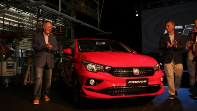 Fiat presentó el auto más argentino de todos (fabricará 75.000 Cronos este año con 64% de integración local)