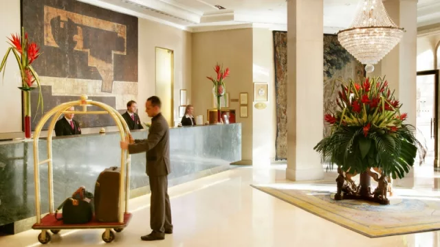 Verde que te quiero ver: hoteleros con intención de sumarse a la compra-venta de dólares