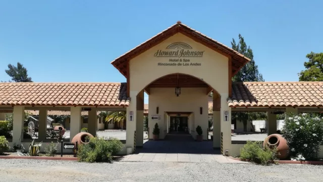 Howard Johnson desembarcó en Chile con un nuevo hotel (25 habitaciones y salones para eventos)