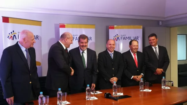 “El banco ha pasado de 110.000 clientes en 2009, a 510.000 en la actualidad”