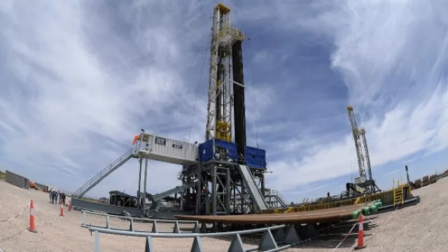 YPF alcanza su mayor nivel de producción en la formación Vaca Muerta (junto a Dow en el bloque “El Orejano”)