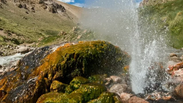 Expectativa en Neuquén por el lanzamiento (dicen antes de fin de año) del llamado para presentar proyectos de energía geotérmica