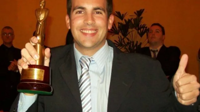 Nicolás Tamborindegui presenta “Nubes Negras en el Paraíso” en la Feria Internacional del Libro de Neuquén (del noticiero de Canal 7 al mundo literario)