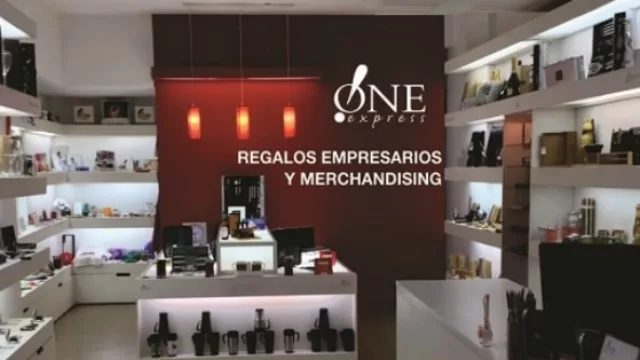 La franquicia del día: One Express, regalos grabados en el acto (US$ 60.000 de inversión total)
