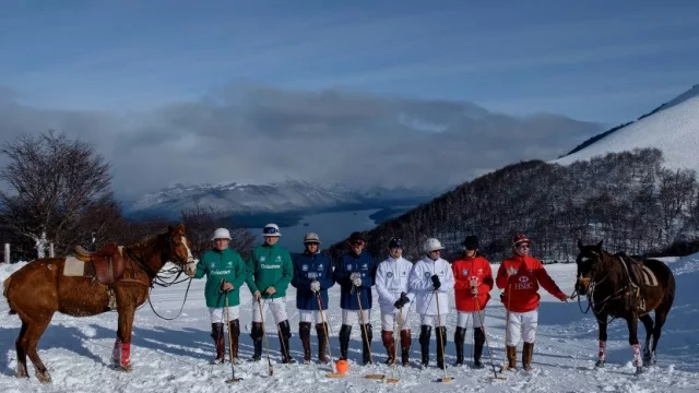 El “Zorro” Zorreguieta y Pablo Llorente del equipo HSBC se coronaron en la Copa Cerro Bayo de Snow Polo