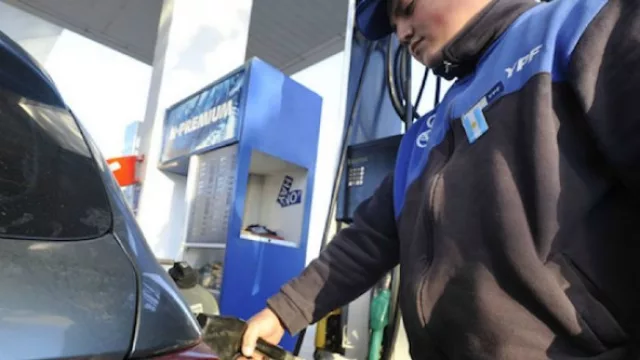 Los precios de las naftas casi unificados en todas las capitales del NEA