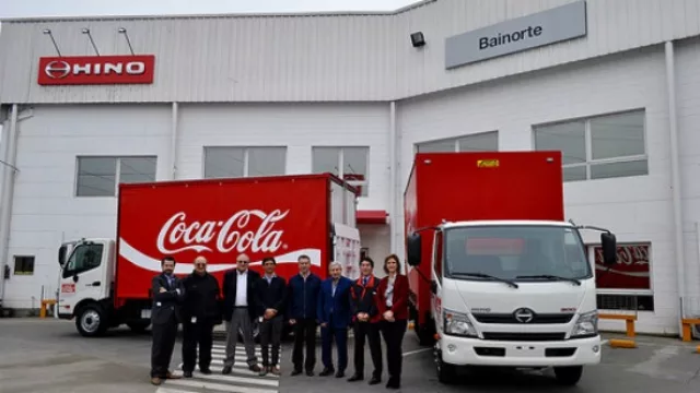 Hino le vende camiones a Coca-Cola