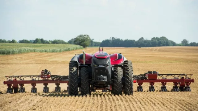 Los tractores autónomos llegarán antes que los autos sin conductor a Argentina (Case muestra la agricultura del futuro)