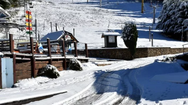 Buena noticia desde VLA: ya hay nieve en las pistas del Centro de Esquí Cerro Bayo