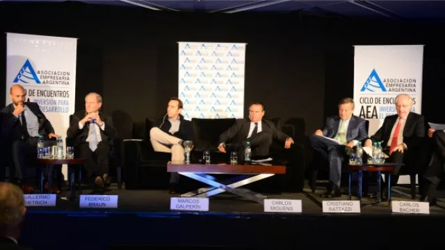 Rattazzi genial: pidió por los bitrenes… ¡y por un semáforo que no funciona hace 20 años!