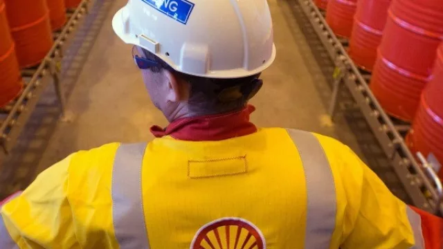 Shell inaugura una planta para procesar 10 mil barriles de petróleo crudo por día