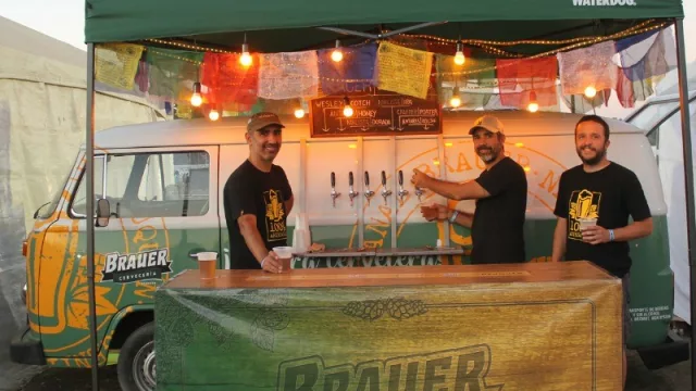 Brauer presentó su “Combi Cervecera”: con este local móvil, versátil y atractivo refuerzan marca y llegan a donde quieras
