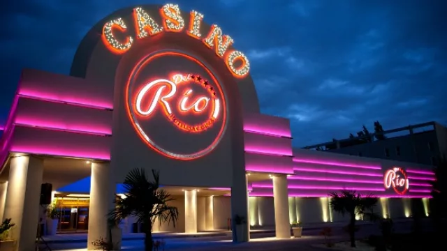 Fachada del Casino Río
