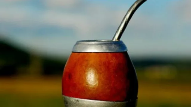 El 74% de los argentinos toma mate con un acompañamiento (sólo 9% no toma “mateico”)