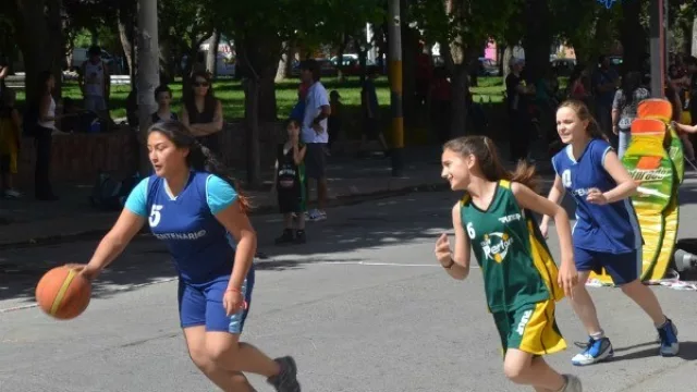 Encuentro Regional de Mini Basquet “Chulo Riveros” (más de 350 chicos jugando)