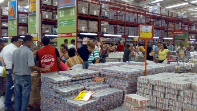 Cada vez son más las familias que compran comida en los mayoristas (el canal sumó 350.000 hogares)