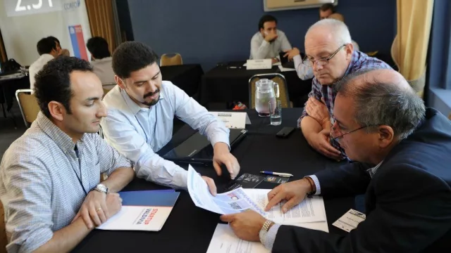 Empresarios apuestan a las citas rápidas: el “Speed Dating” se abre paso en el ambiente de los negocios