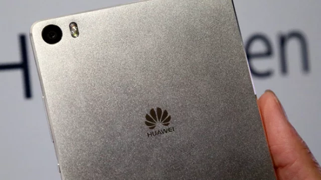 Huawei quiere desbancar a su competencia en UY