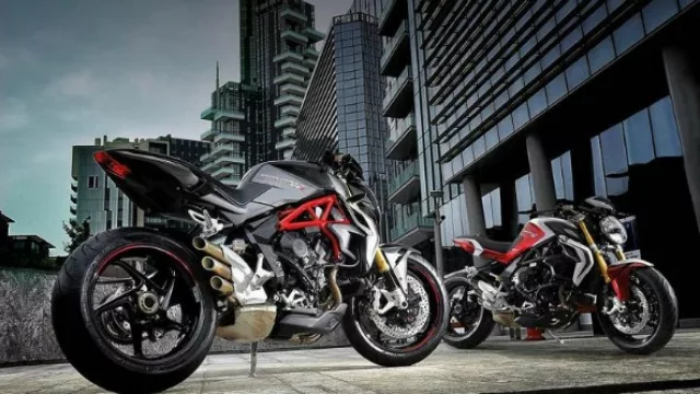 Las motos premium también tienen su veranito