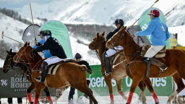 La Copa Snow Polo hizo vibrar el Cerro Bayo en Villa La Angostura con invitados especiales
